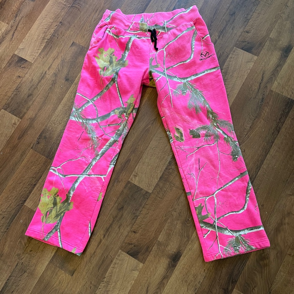 Pink camo pants realtree